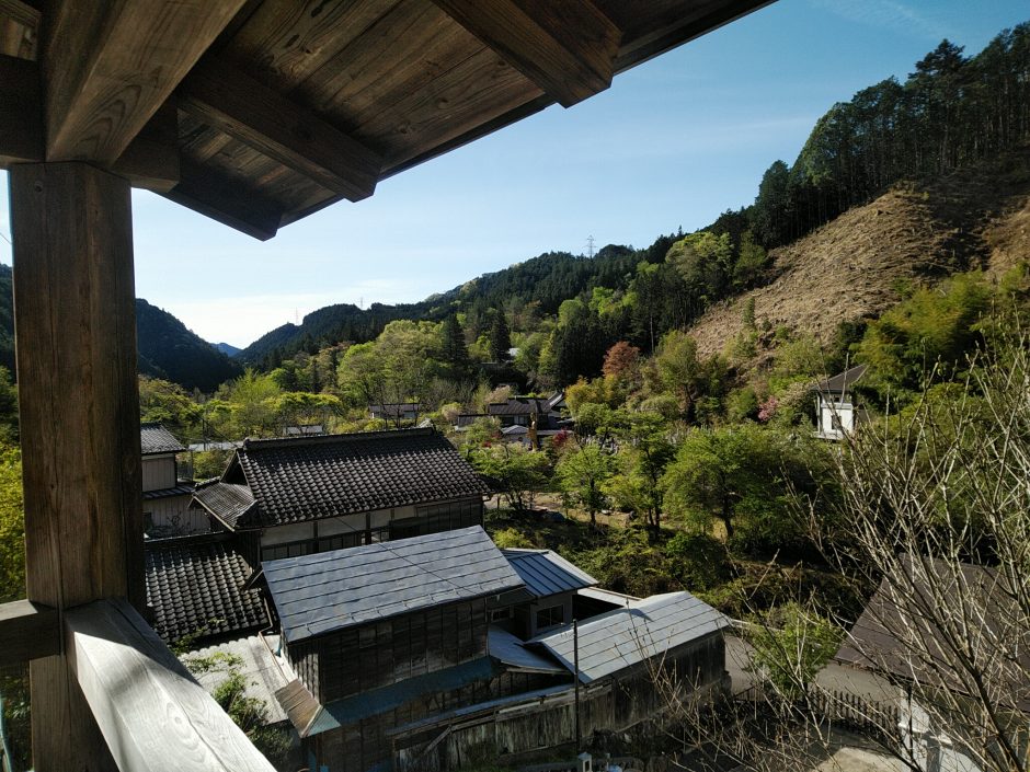 笑美亭 春の山